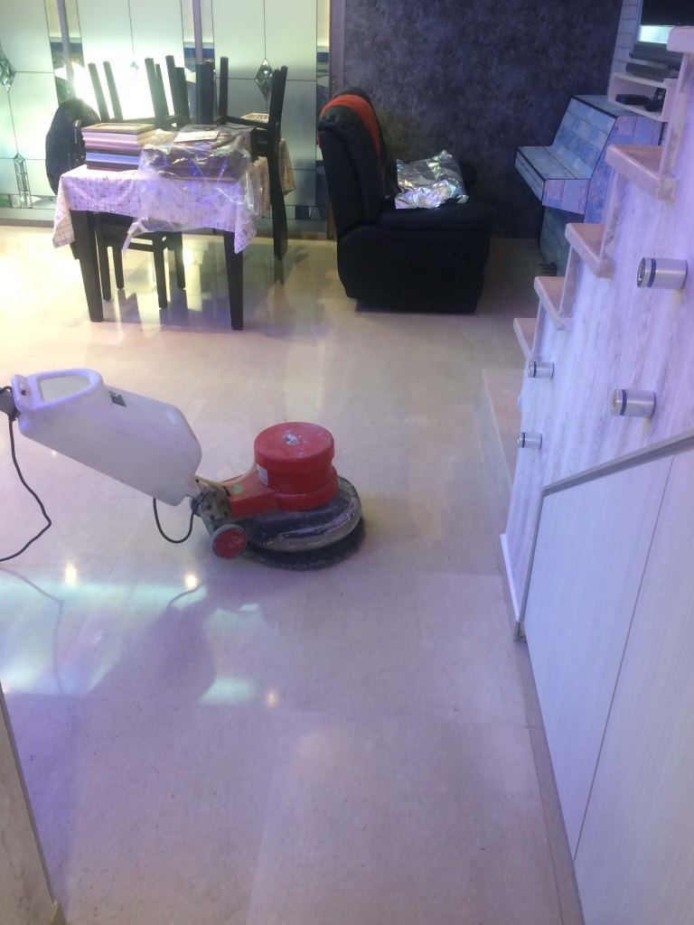 עבודת פוליש בבית